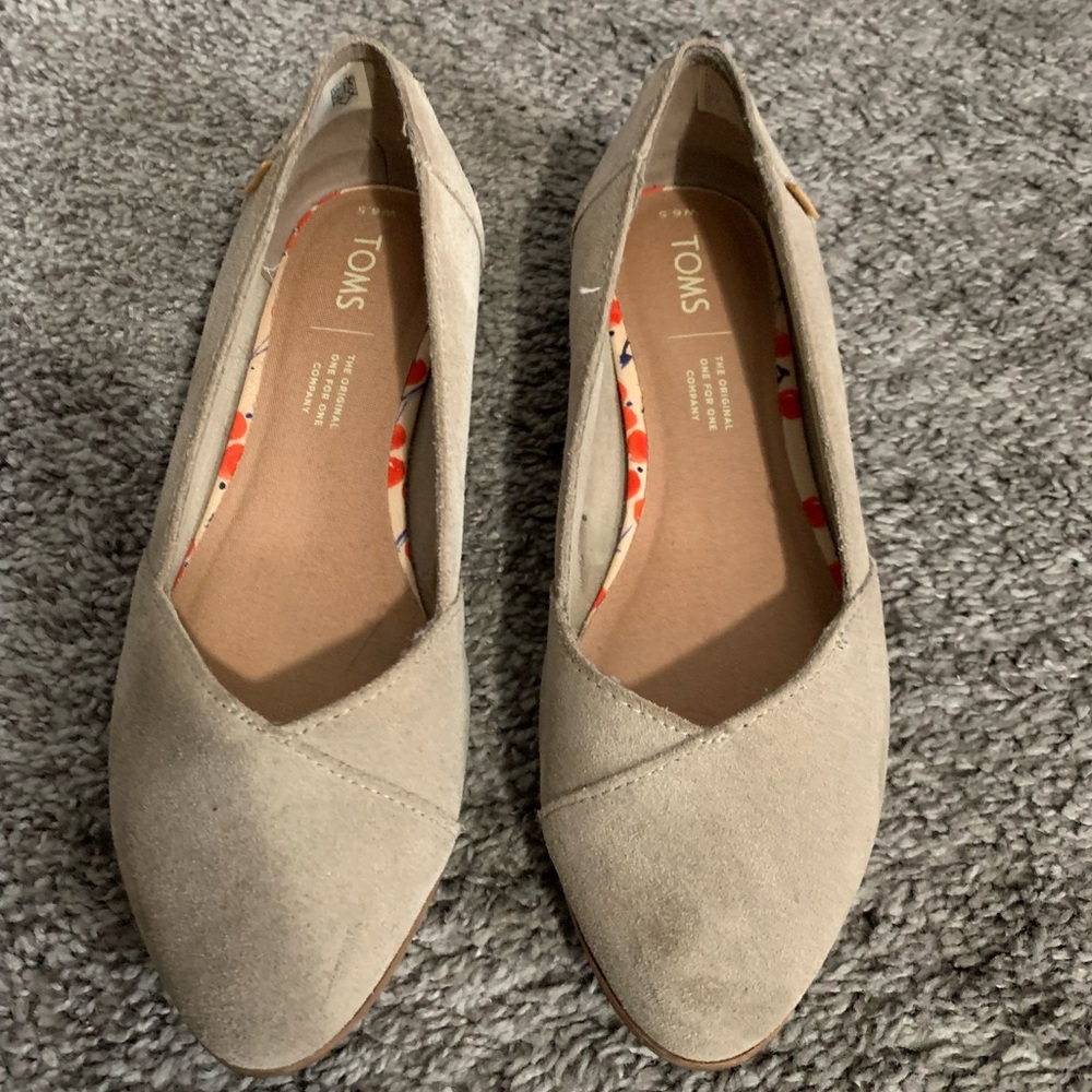 Fairly Used Toms flats 6 1/2